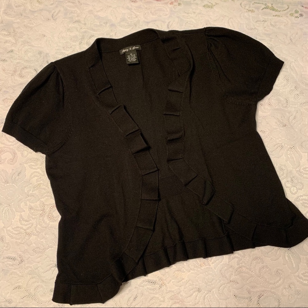 Sweet short sweater with detailed edging Black Med